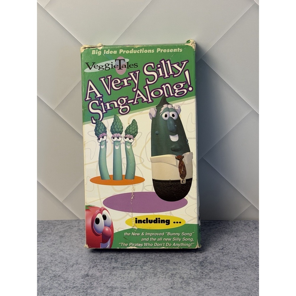 VeggieTales A Very Silly Sing-Along VHS Video Tape VTG Kids Songs